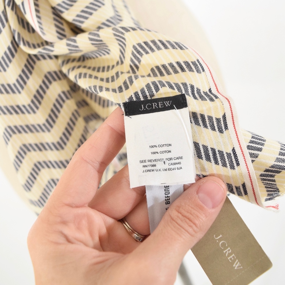 ❌SOLD❌NWT J.Crew Ikat Chevron Blanket Scarf - Picture 6 of 6
